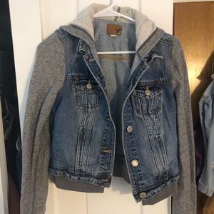 **AMERICAN EAGLE JEAN JACKET**